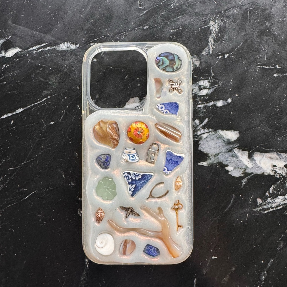 Memor studio iPhone 14 Pro case